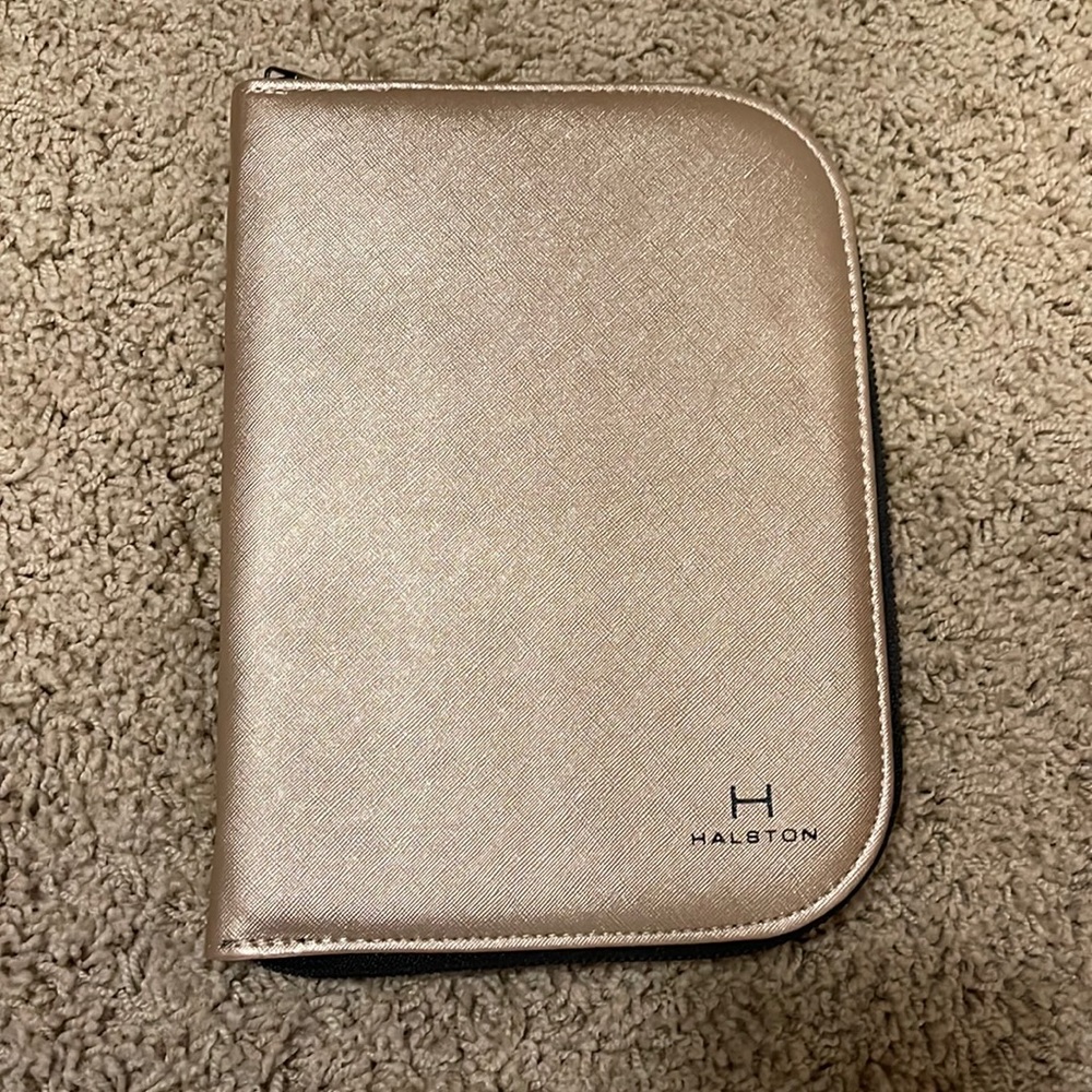 Jewelry traveling case